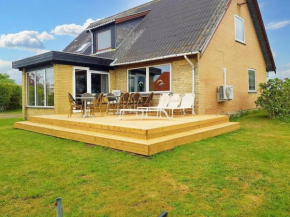Summer Cottage Tucked Away In Coastal Area in Borre